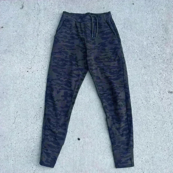 Alphalete women s Joggers green camo leggings pockets drawstring Running Active - Picture 1 of 10